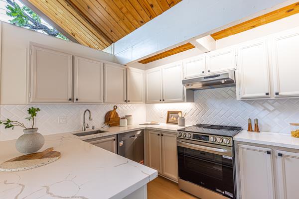 Detail Gallery Image 16 of 49 For 875 Brookline Dr #G,  Sunnyvale,  CA 94087 - 3 Beds | 2 Baths
