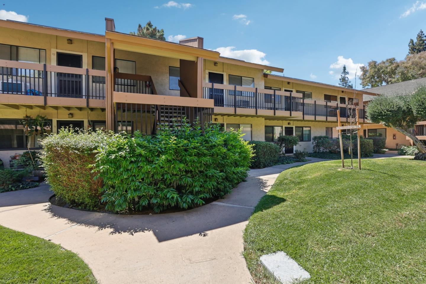 Detail Gallery Image 1 of 24 For 185 Union Ave #16,  Campbell,  CA 95008 - 1 Beds | 1 Baths