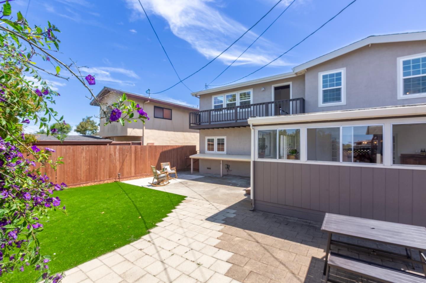 Detail Gallery Image 5 of 22 For 480 Alta Vista Dr, South San Francisco,  CA 94080 - 3 Beds | 1 Baths