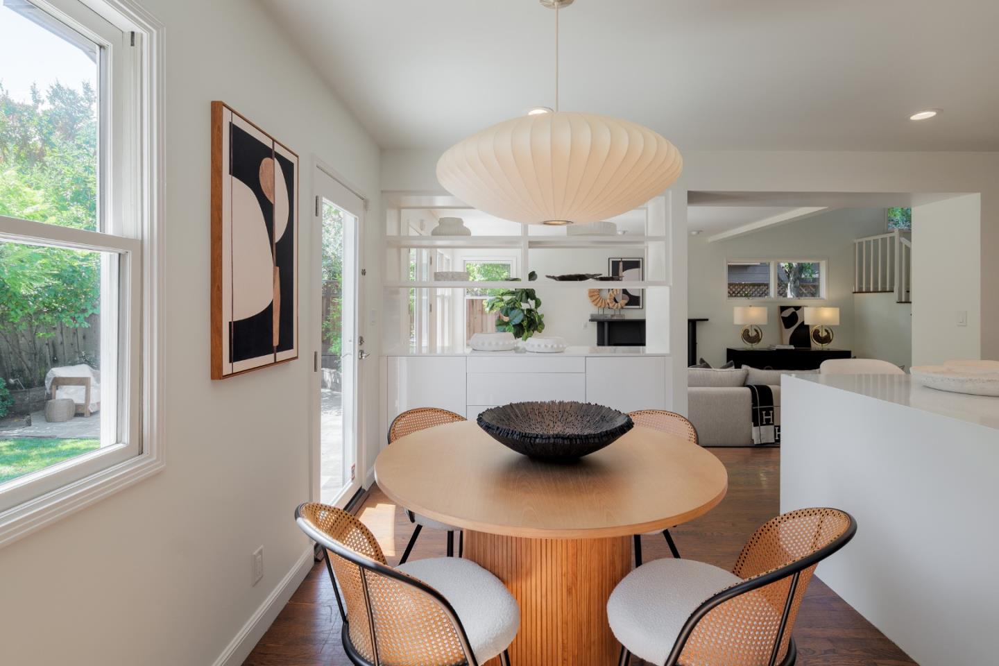 Detail Gallery Image 11 of 37 For 2051 Gordon Ave, Menlo Park,  CA 94025 - 4 Beds | 3 Baths