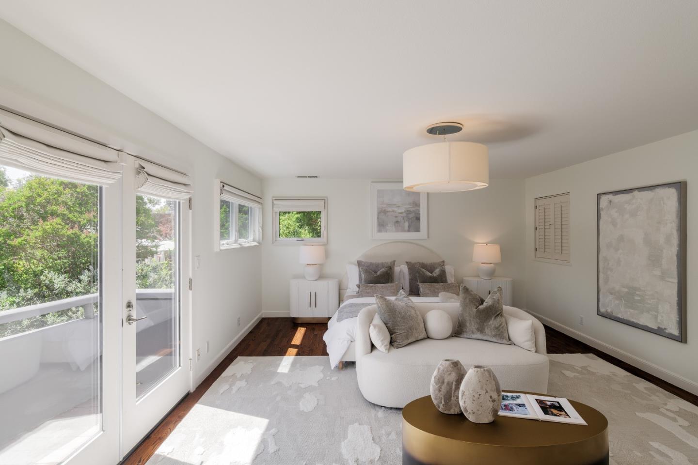 Detail Gallery Image 15 of 37 For 2051 Gordon Ave, Menlo Park,  CA 94025 - 4 Beds | 3 Baths