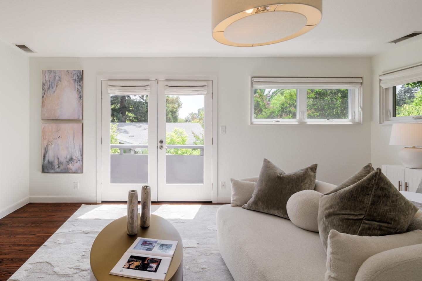 Detail Gallery Image 16 of 37 For 2051 Gordon Ave, Menlo Park,  CA 94025 - 4 Beds | 3 Baths
