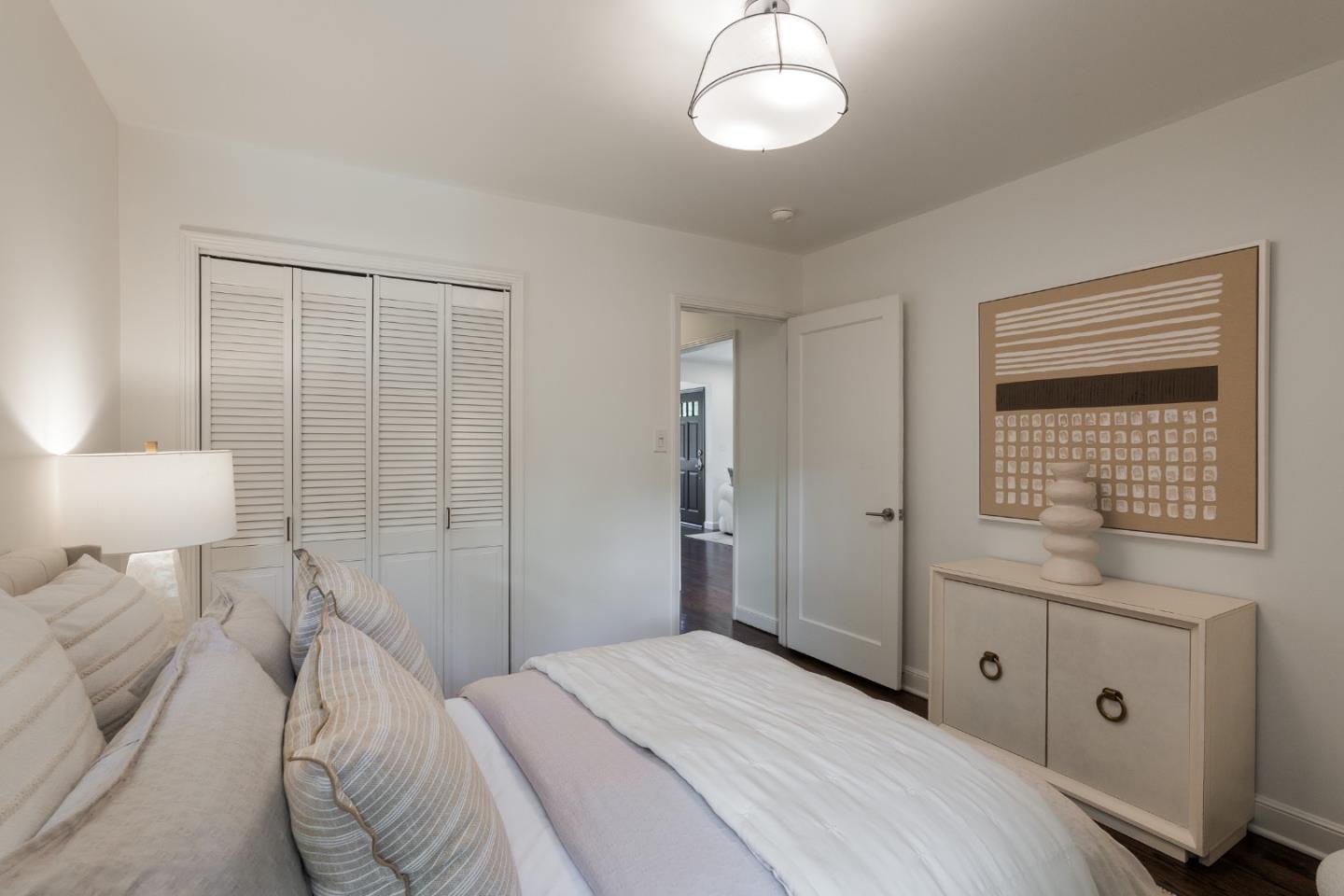 Detail Gallery Image 23 of 37 For 2051 Gordon Ave, Menlo Park,  CA 94025 - 4 Beds | 3 Baths