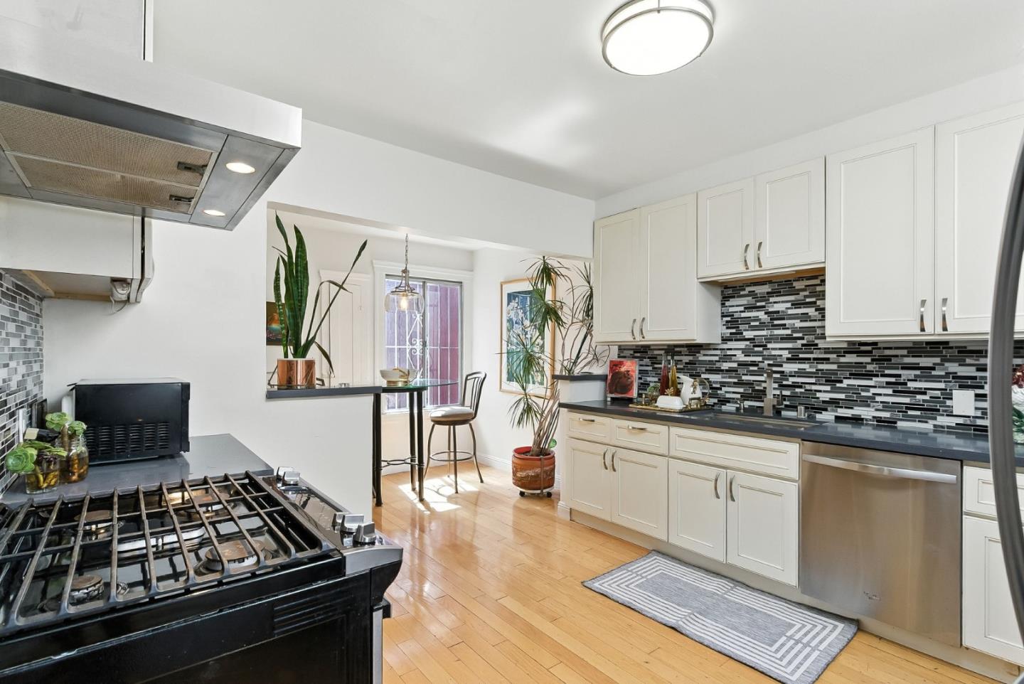 Detail Gallery Image 17 of 58 For 214 Louisburg St, San Francisco,  CA 94112 - 2 Beds | 1 Baths