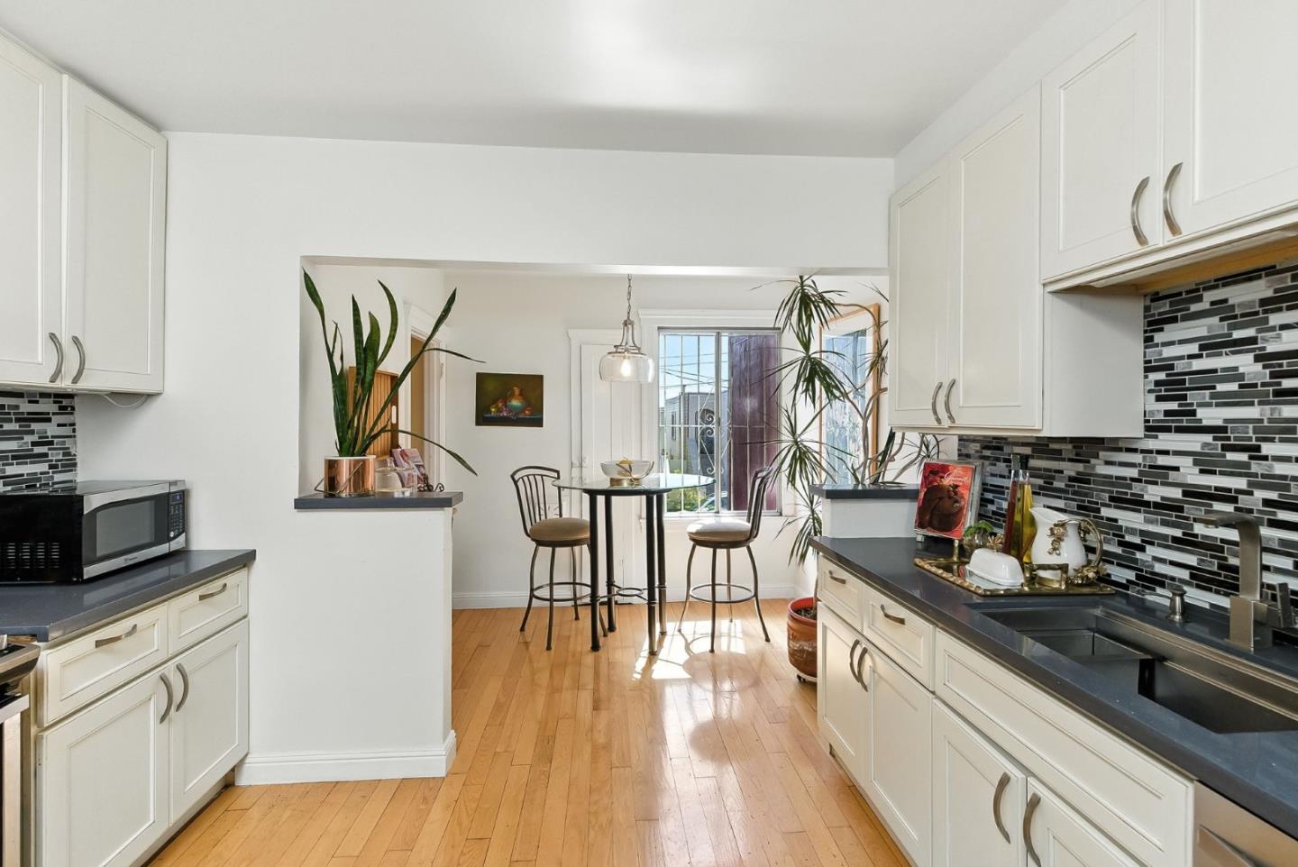 Detail Gallery Image 18 of 58 For 214 Louisburg St, San Francisco,  CA 94112 - 2 Beds | 1 Baths