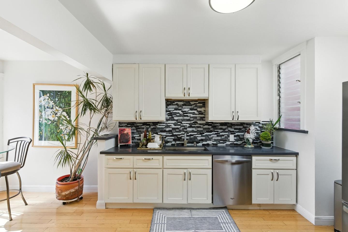 Detail Gallery Image 19 of 58 For 214 Louisburg St, San Francisco,  CA 94112 - 2 Beds | 1 Baths