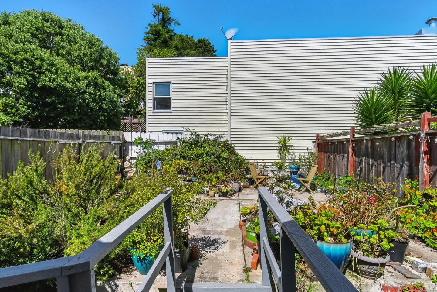 Detail Gallery Image 33 of 58 For 214 Louisburg St, San Francisco,  CA 94112 - 2 Beds | 1 Baths