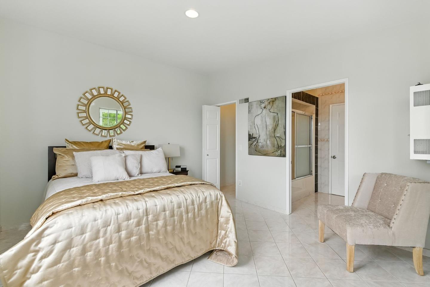 Detail Gallery Image 18 of 36 For 230 Rhine St, San Francisco,  CA 94112 - 4 Beds | 3 Baths