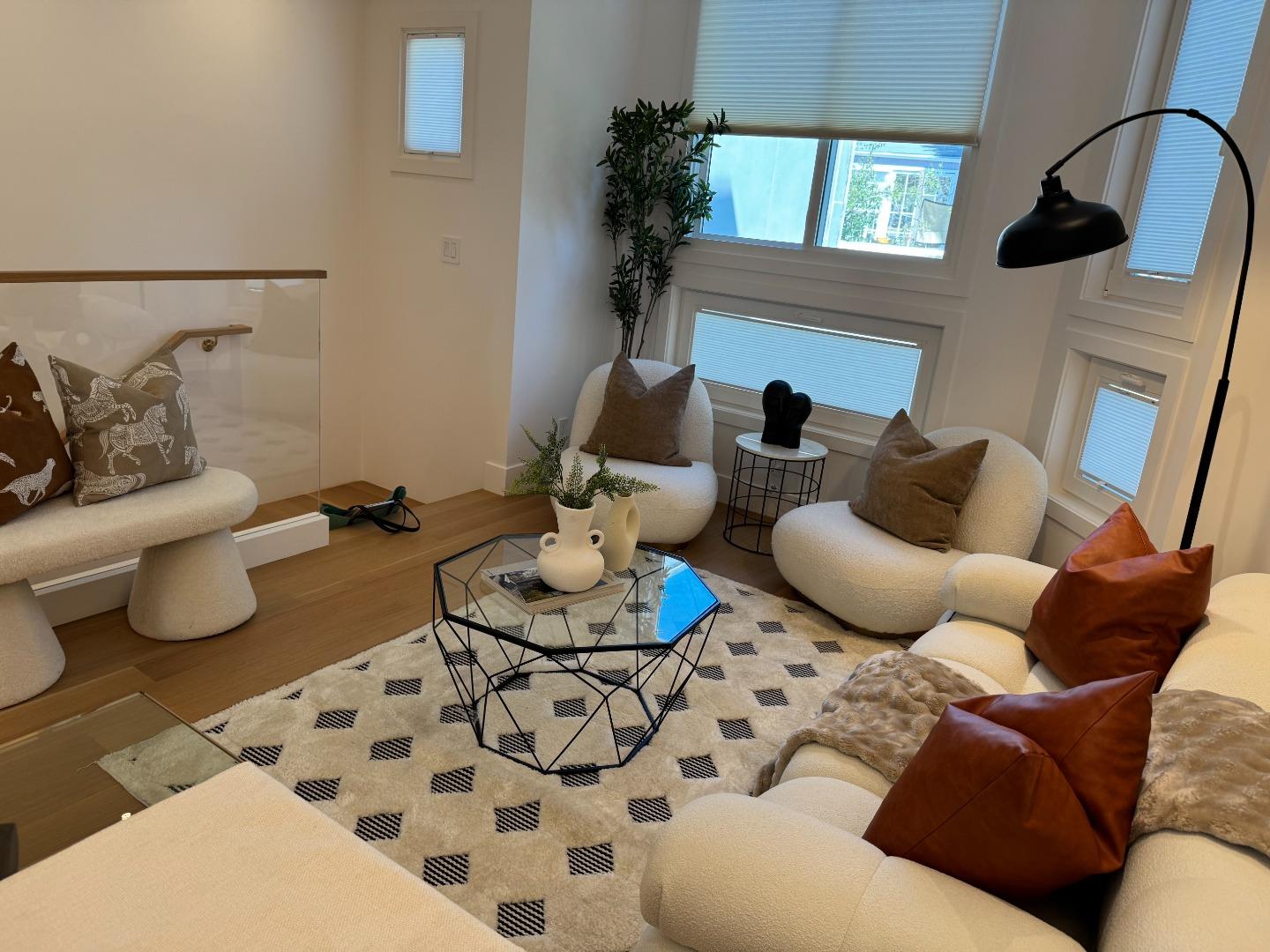 Detail Gallery Image 17 of 29 For 1269 S Van Ness Ave #UNIT D,  San Francisco,  CA 94110 - 3 Beds | 2 Baths