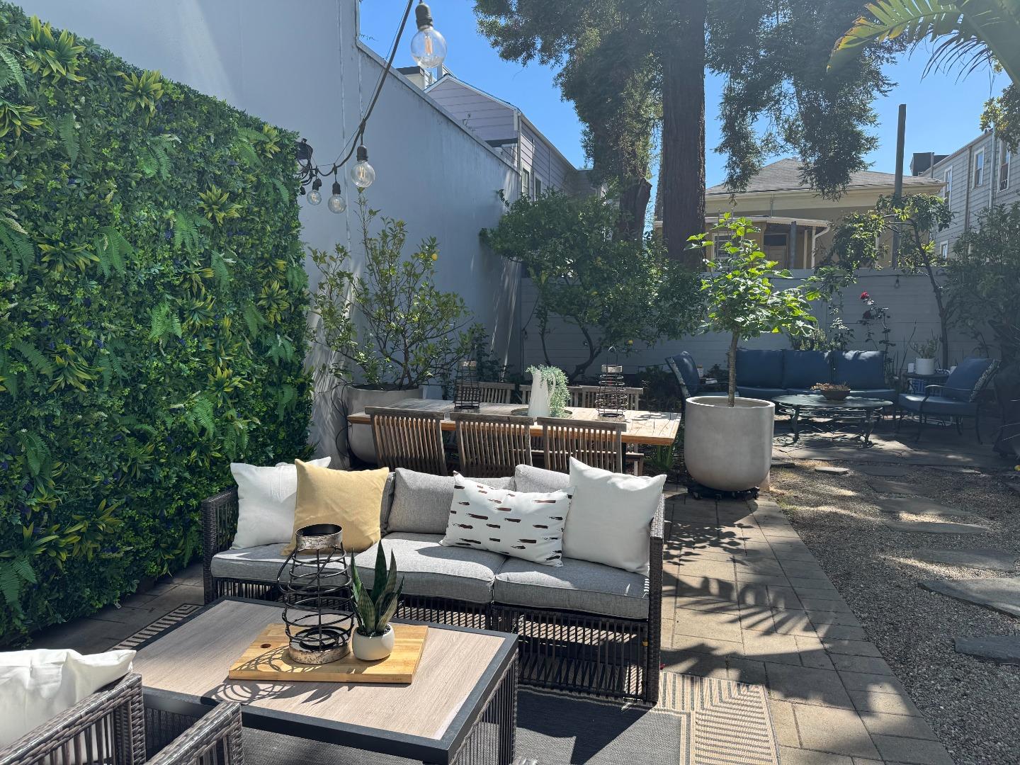 Detail Gallery Image 23 of 29 For 1269 S Van Ness Ave #UNIT D,  San Francisco,  CA 94110 - 3 Beds | 2 Baths