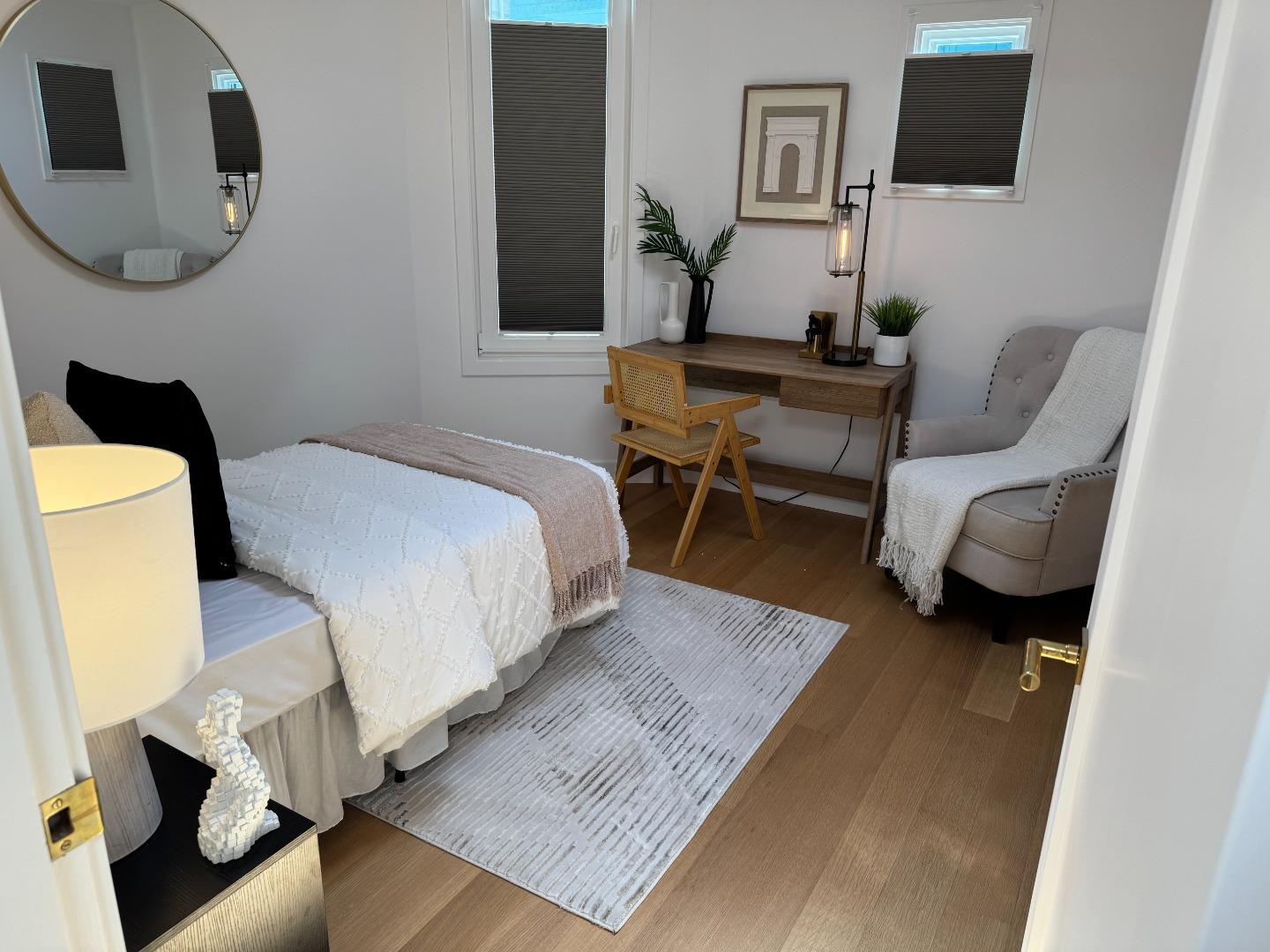 Detail Gallery Image 4 of 29 For 1269 S Van Ness Ave #UNIT D,  San Francisco,  CA 94110 - 3 Beds | 2 Baths