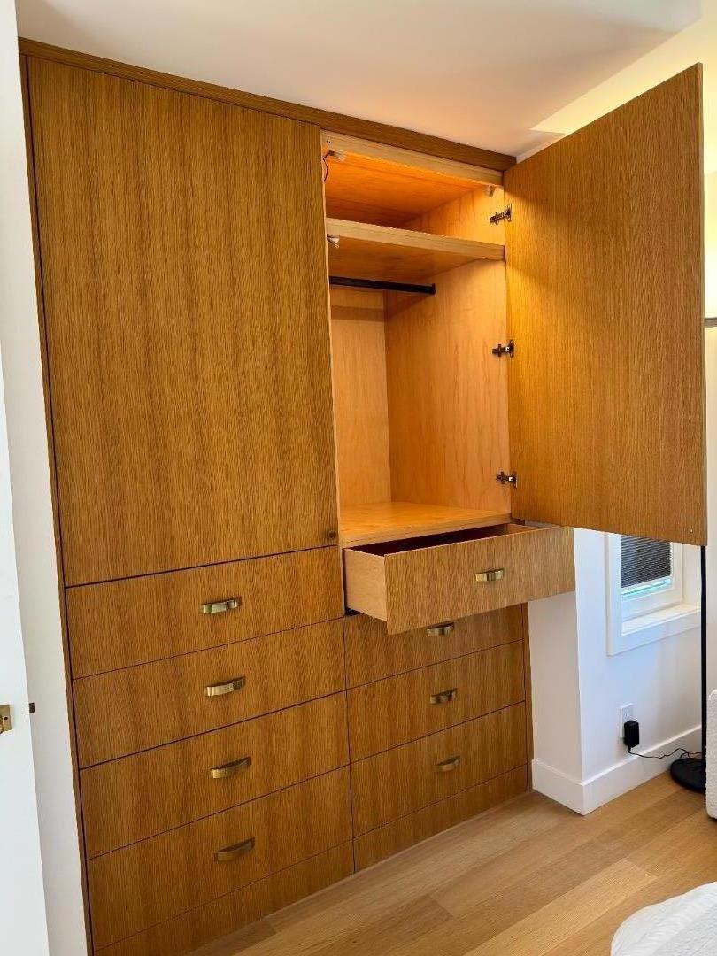 Detail Gallery Image 8 of 29 For 1269 S Van Ness Ave #UNIT D,  San Francisco,  CA 94110 - 3 Beds | 2 Baths