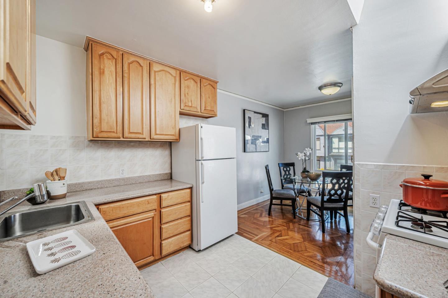 Detail Gallery Image 13 of 35 For 1910 22nd Ave, San Francisco,  CA 94116 - 3 Beds | 2 Baths
