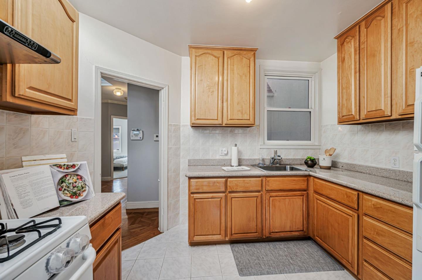 Detail Gallery Image 14 of 35 For 1910 22nd Ave, San Francisco,  CA 94116 - 3 Beds | 2 Baths