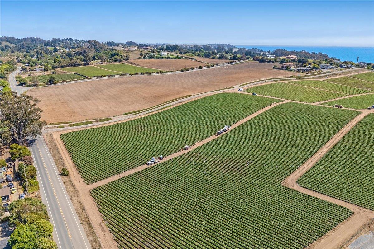 Detail Gallery Image 34 of 37 For 390 Heather Point Ln, Watsonville,  CA 95076 - – Beds | – Baths