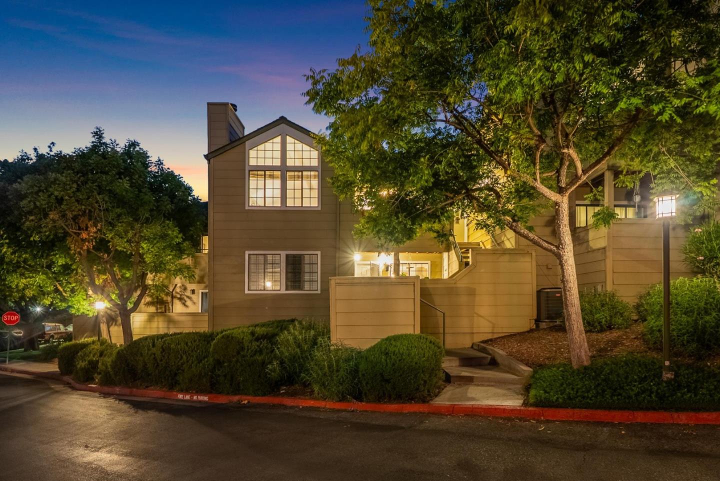 Detail Gallery Image 4 of 68 For 3182 Heather Ridge Dr, San Jose,  CA 95136 - 2 Beds | 2 Baths