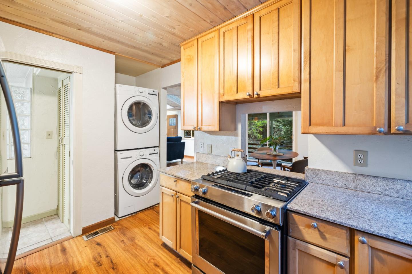 Detail Gallery Image 11 of 77 For 18755 Highway 9, Boulder Creek,  CA 95006 - 2 Beds | 2 Baths