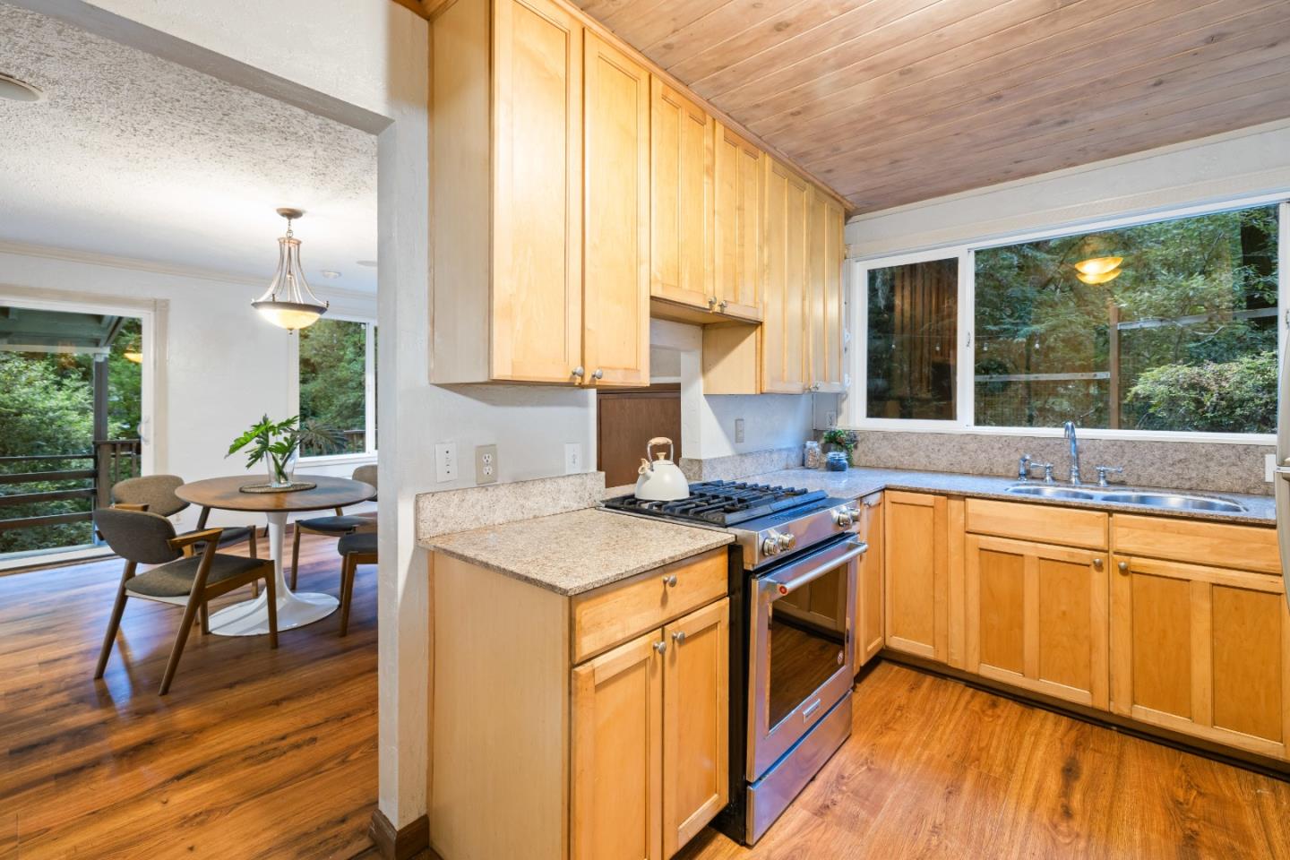 Detail Gallery Image 12 of 77 For 18755 Highway 9, Boulder Creek,  CA 95006 - 2 Beds | 2 Baths