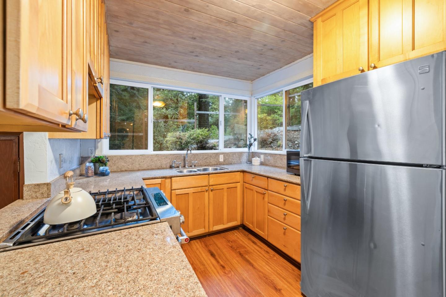 Detail Gallery Image 13 of 77 For 18755 Highway 9, Boulder Creek,  CA 95006 - 2 Beds | 2 Baths