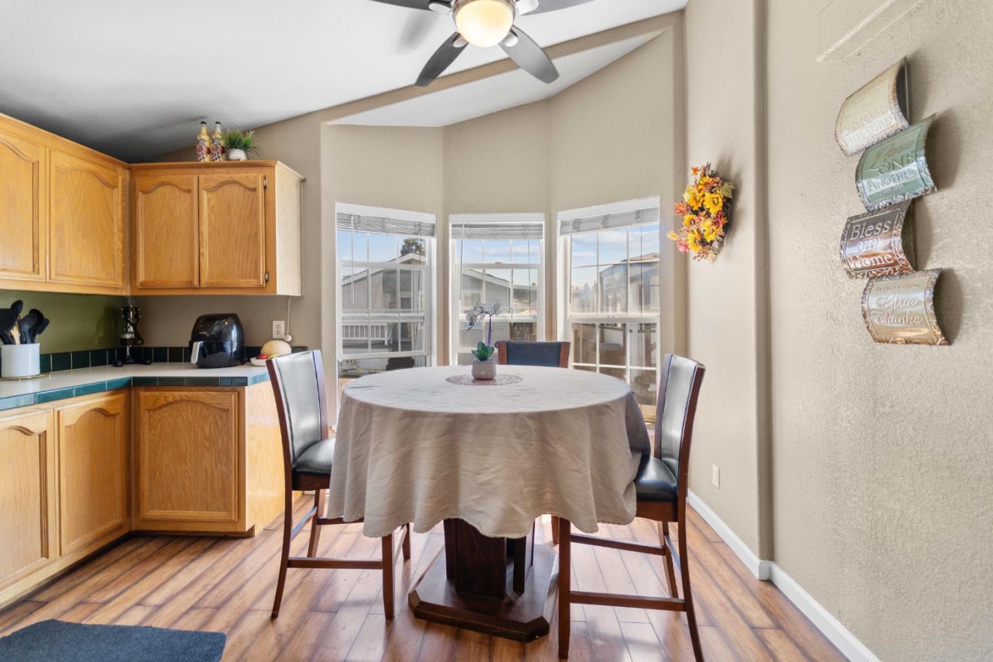 Detail Gallery Image 12 of 41 For 165 Blossom Hill Rd #113,  San Jose,  CA 95123 - 3 Beds | 2 Baths
