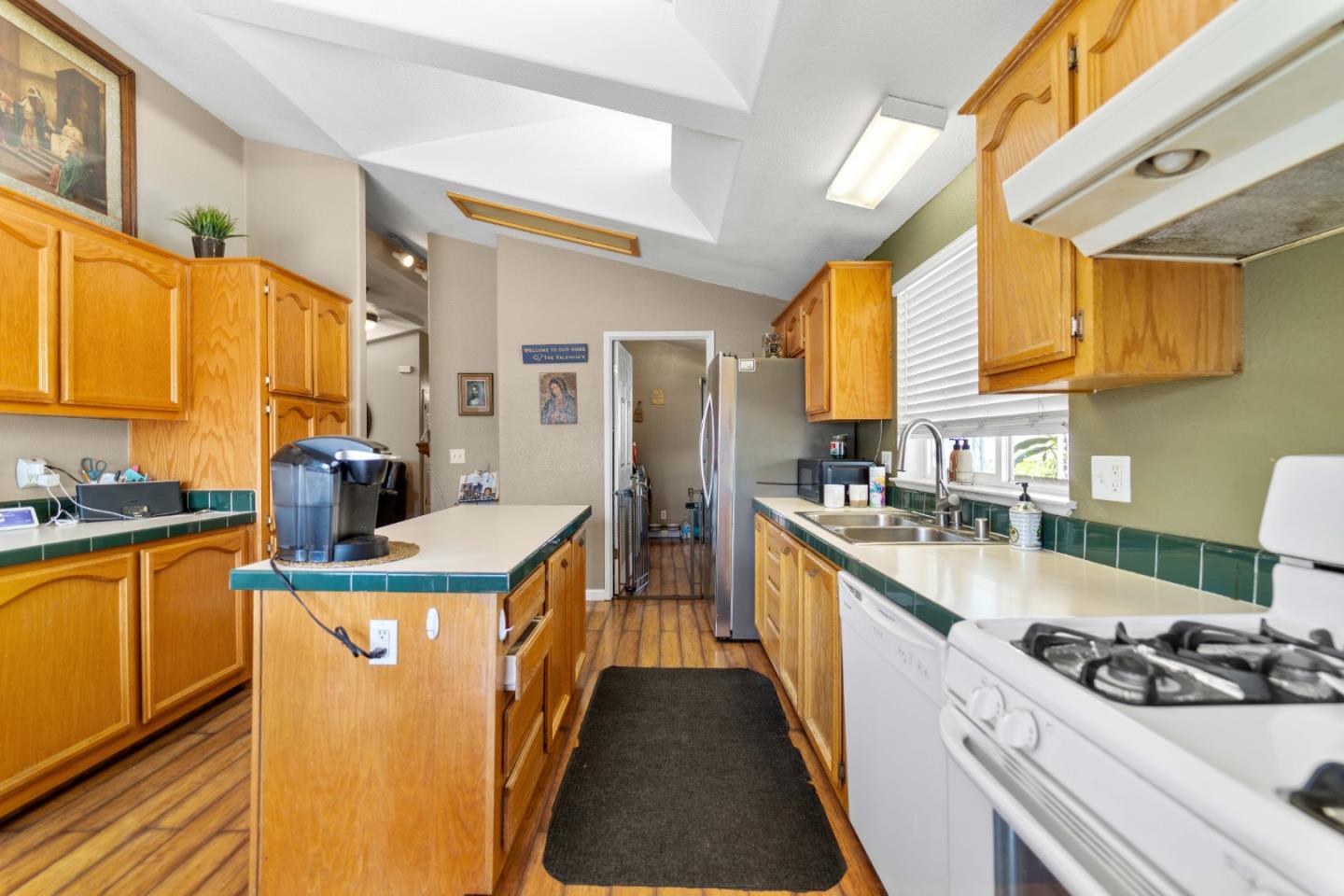 Detail Gallery Image 14 of 41 For 165 Blossom Hill Rd #113,  San Jose,  CA 95123 - 3 Beds | 2 Baths