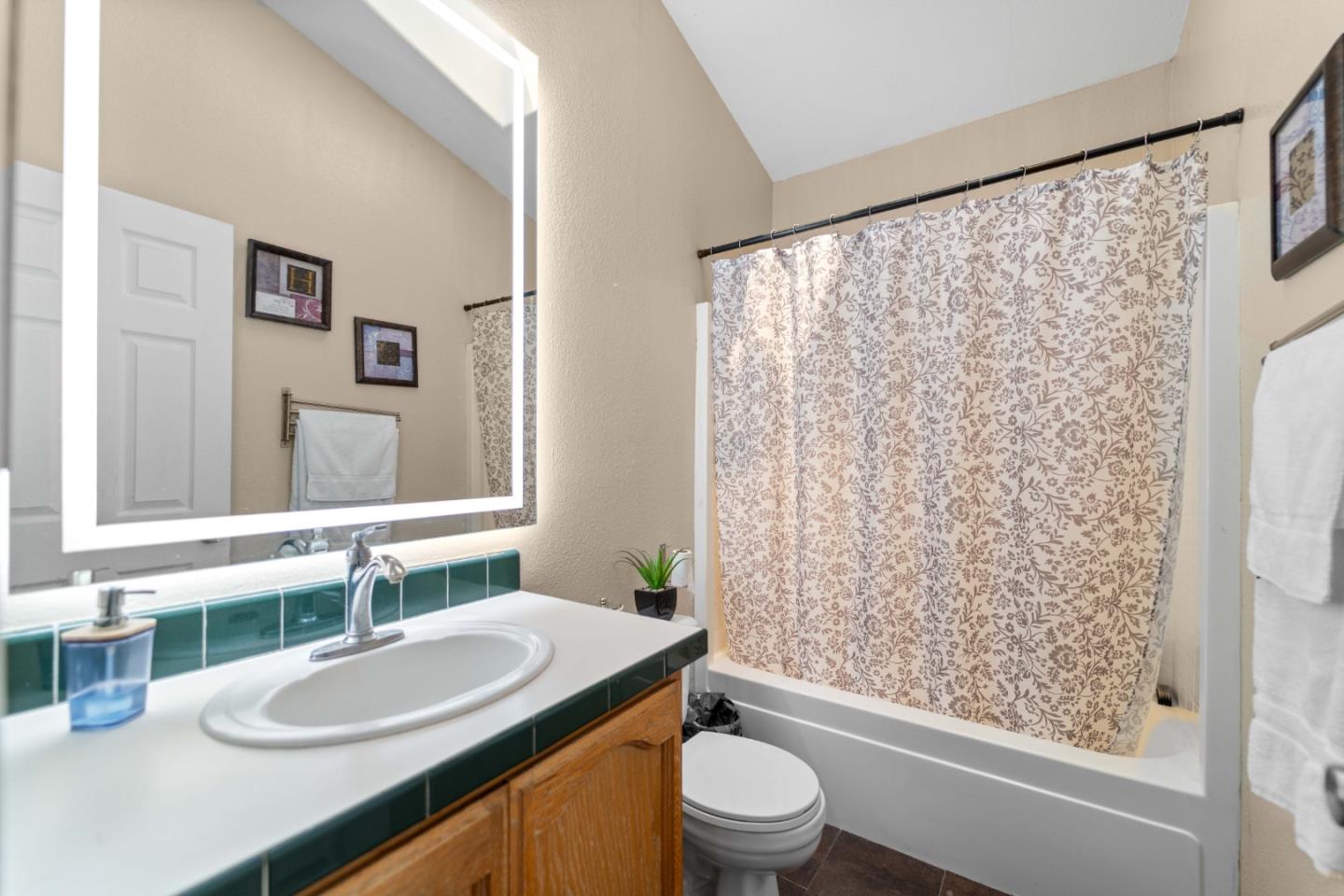 Detail Gallery Image 21 of 41 For 165 Blossom Hill Rd #113,  San Jose,  CA 95123 - 3 Beds | 2 Baths