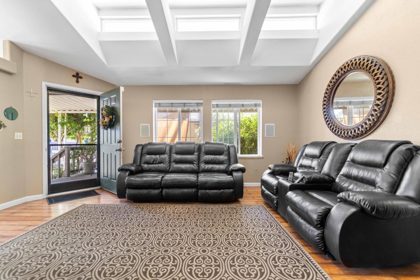 Detail Gallery Image 3 of 41 For 165 Blossom Hill Rd #113,  San Jose,  CA 95123 - 3 Beds | 2 Baths