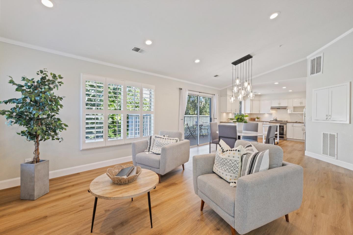 Detail Gallery Image 9 of 65 For 152 Navigator Dr, Scotts Valley,  CA 95066 - 3 Beds | 2/1 Baths