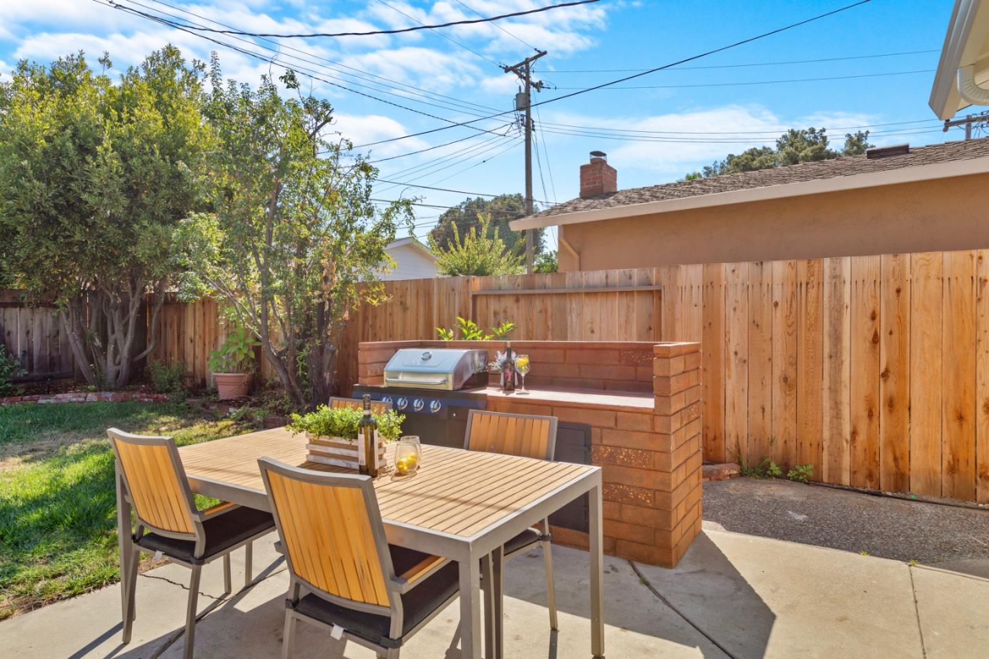 Detail Gallery Image 30 of 35 For 1122 Lancelot Ln, San Jose,  CA 95127 - 3 Beds | 2 Baths