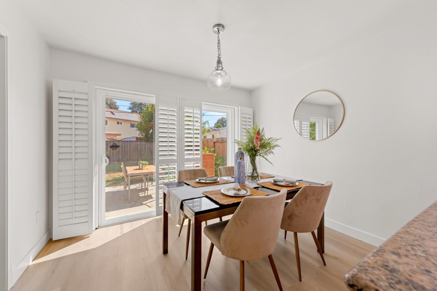 Detail Gallery Image 9 of 35 For 1122 Lancelot Ln, San Jose,  CA 95127 - 3 Beds | 2 Baths