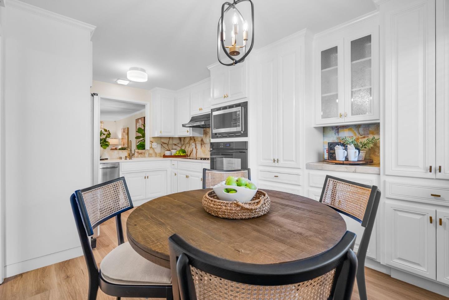 Detail Gallery Image 12 of 38 For 15400 Winchester Blvd #25,  Los Gatos,  CA 95030 - 3 Beds | 2/1 Baths