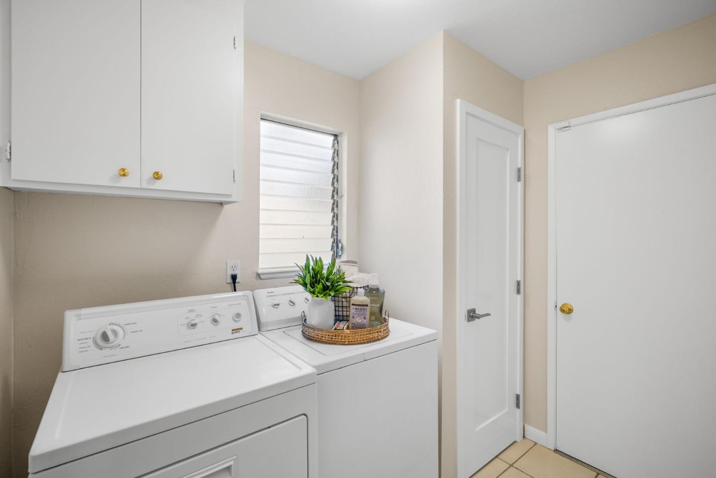Detail Gallery Image 22 of 38 For 15400 Winchester Blvd #25,  Los Gatos,  CA 95030 - 3 Beds | 2/1 Baths