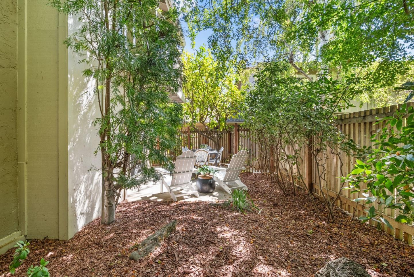 Detail Gallery Image 26 of 38 For 15400 Winchester Blvd #25,  Los Gatos,  CA 95030 - 3 Beds | 2/1 Baths