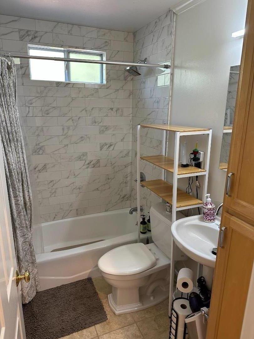 Detail Gallery Image 5 of 13 For 3833 Donner St, San Mateo,  CA 94403 - 2 Beds | 1 Baths
