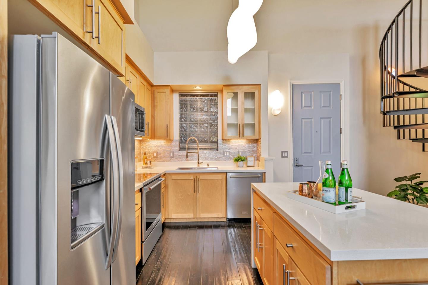 Detail Gallery Image 3 of 32 For 800 N 8th St #311,  San Jose,  CA 95112 - 2 Beds | 2 Baths