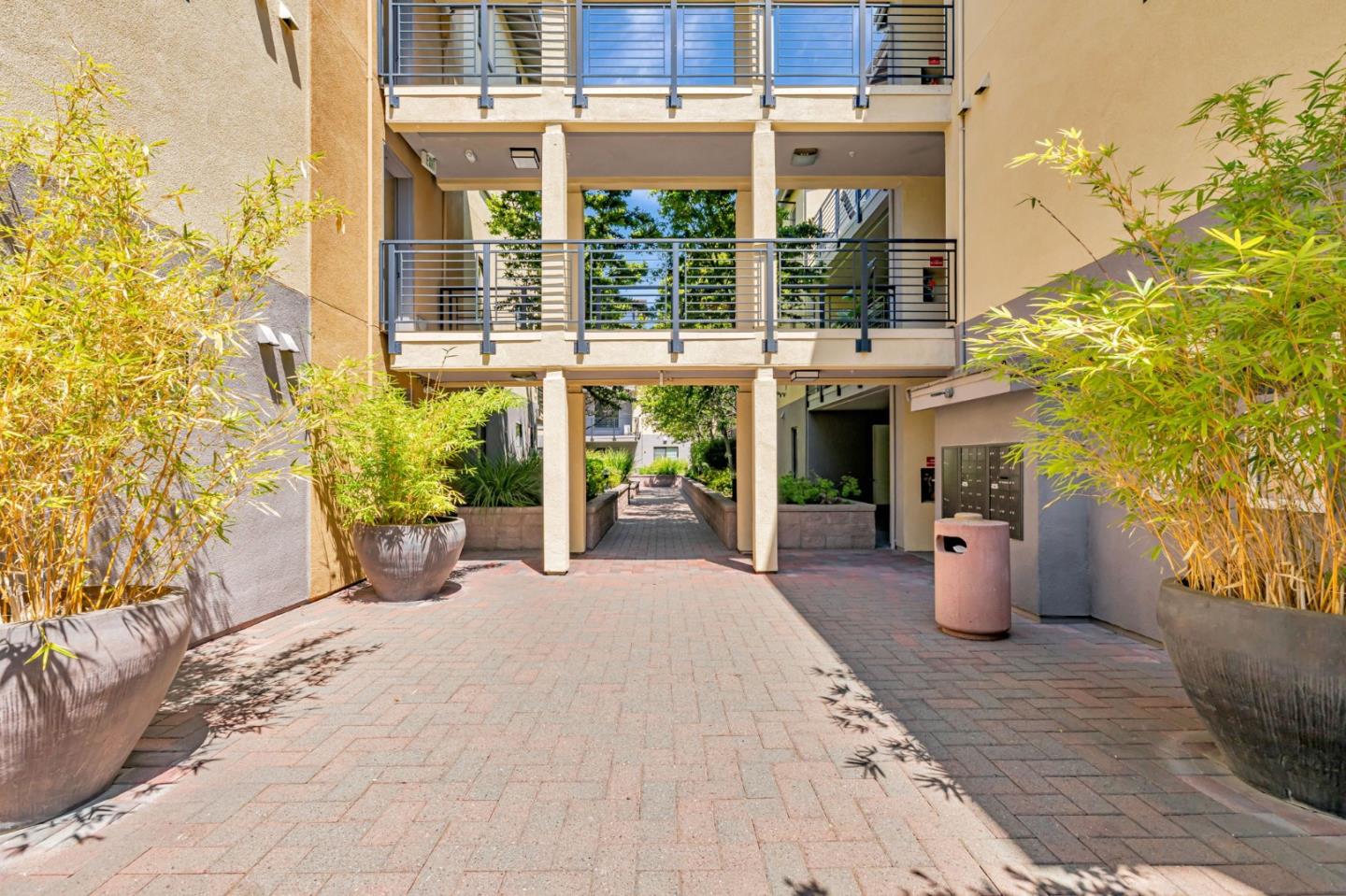 Detail Gallery Image 30 of 32 For 800 N 8th St #311,  San Jose,  CA 95112 - 2 Beds | 2 Baths