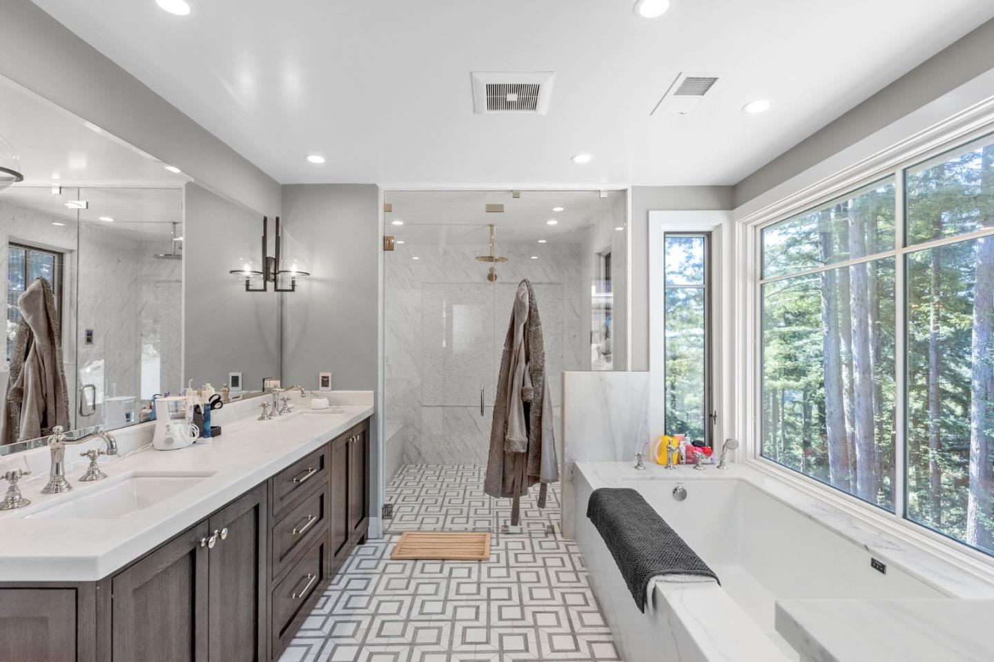 Detail Gallery Image 11 of 29 For 220 Ware Rd, Woodside,  CA 94062 - 7 Beds | 5/2 Baths