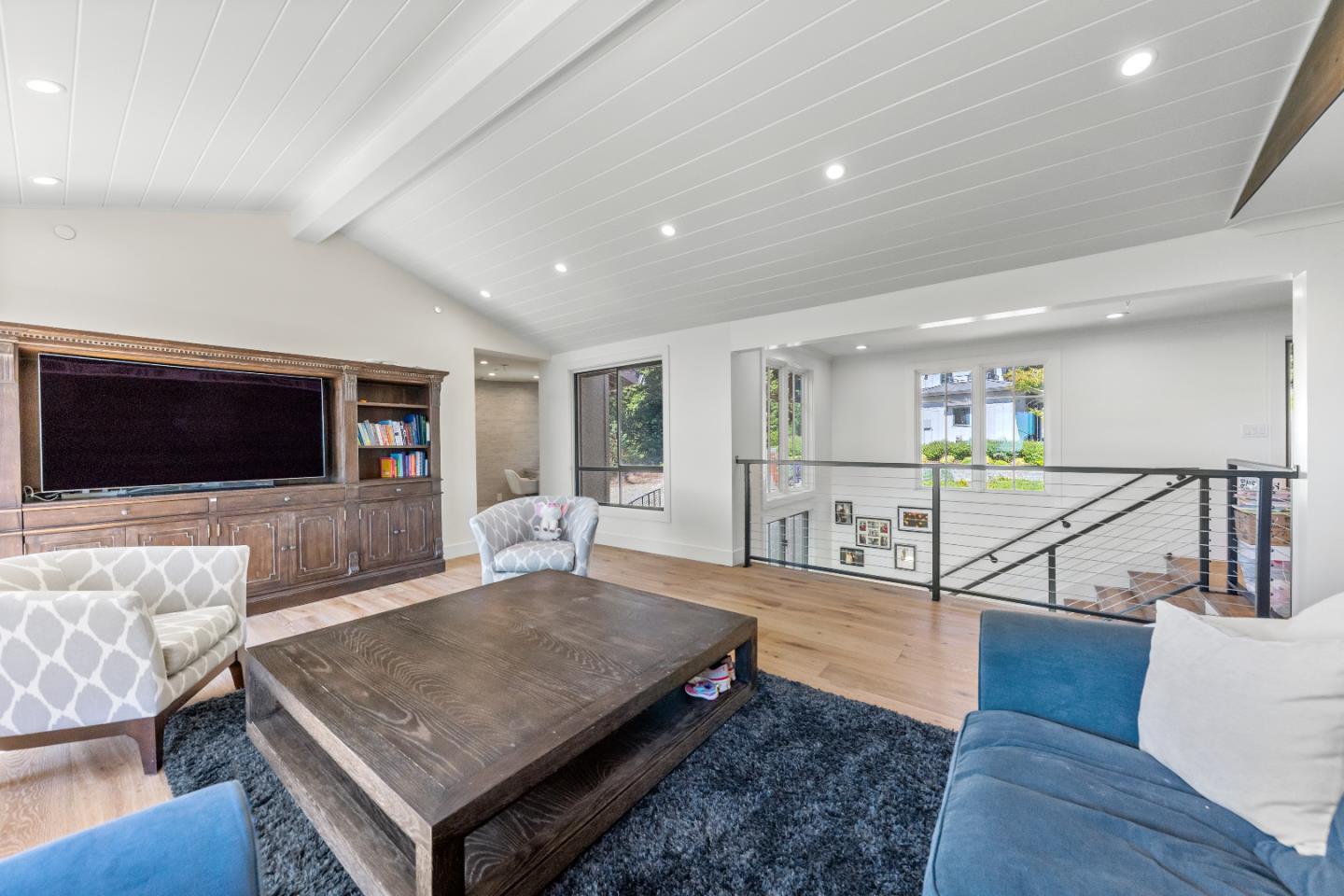 Detail Gallery Image 12 of 29 For 220 Ware Rd, Woodside,  CA 94062 - 7 Beds | 5/2 Baths