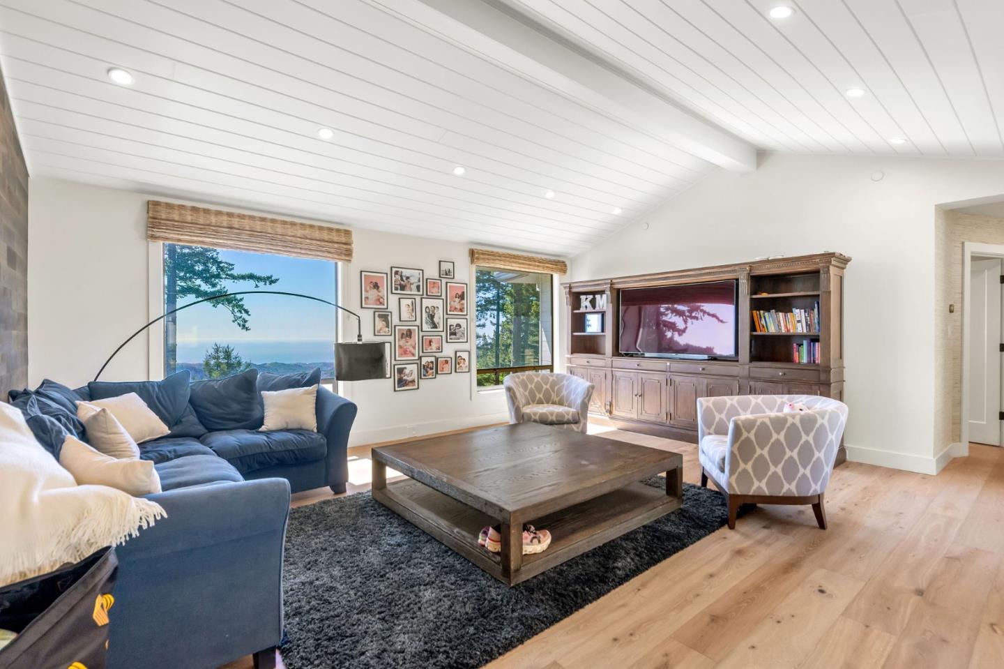 Detail Gallery Image 13 of 29 For 220 Ware Rd, Woodside,  CA 94062 - 7 Beds | 5/2 Baths