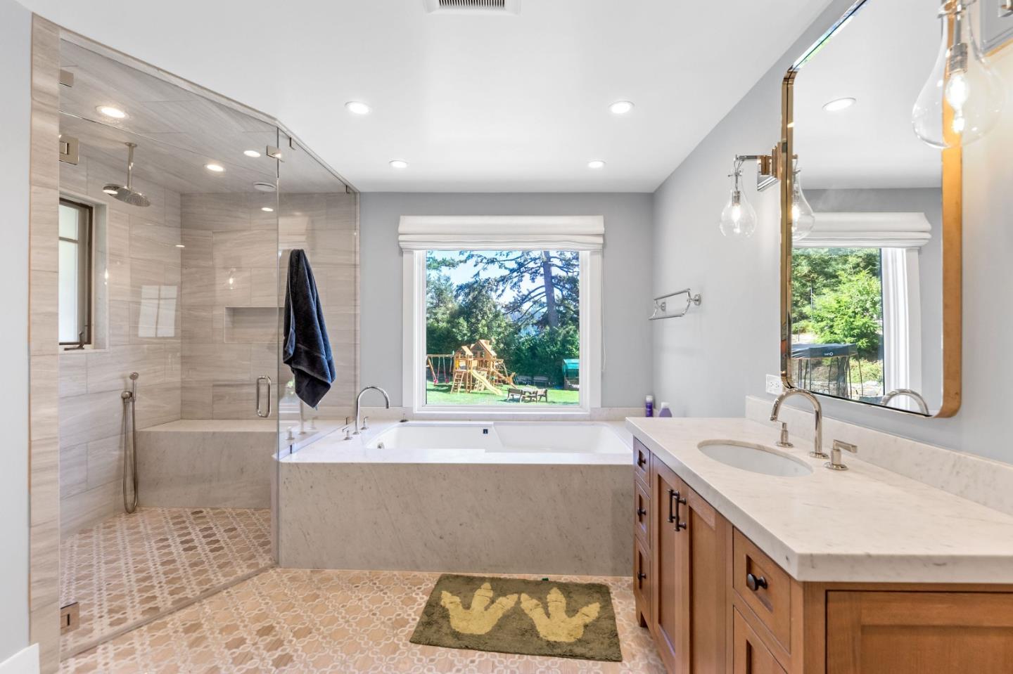 Detail Gallery Image 15 of 29 For 220 Ware Rd, Woodside,  CA 94062 - 7 Beds | 5/2 Baths