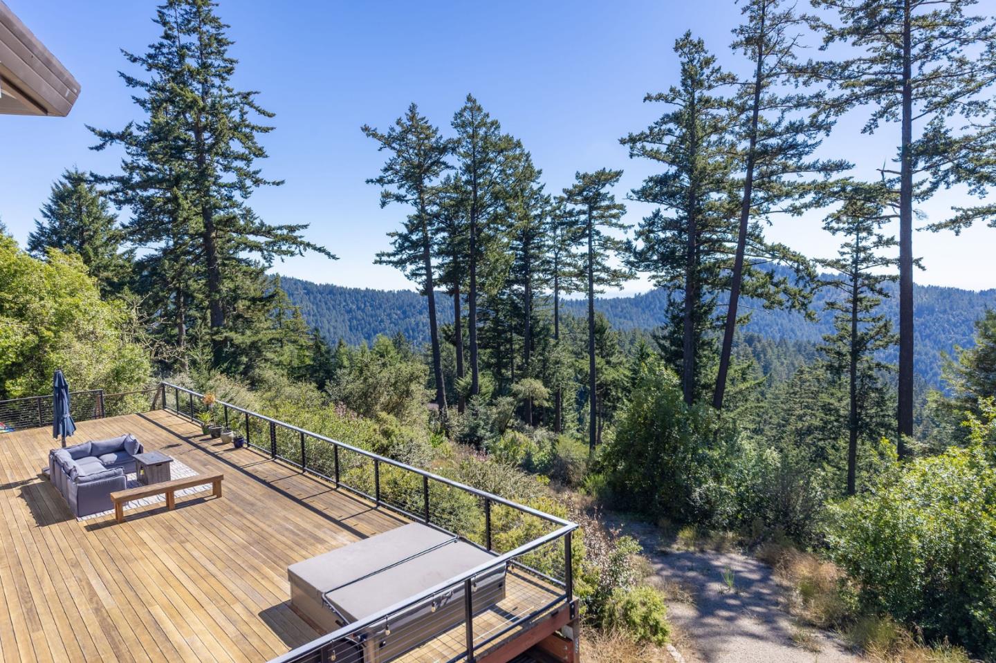 Detail Gallery Image 16 of 29 For 220 Ware Rd, Woodside,  CA 94062 - 7 Beds | 5/2 Baths