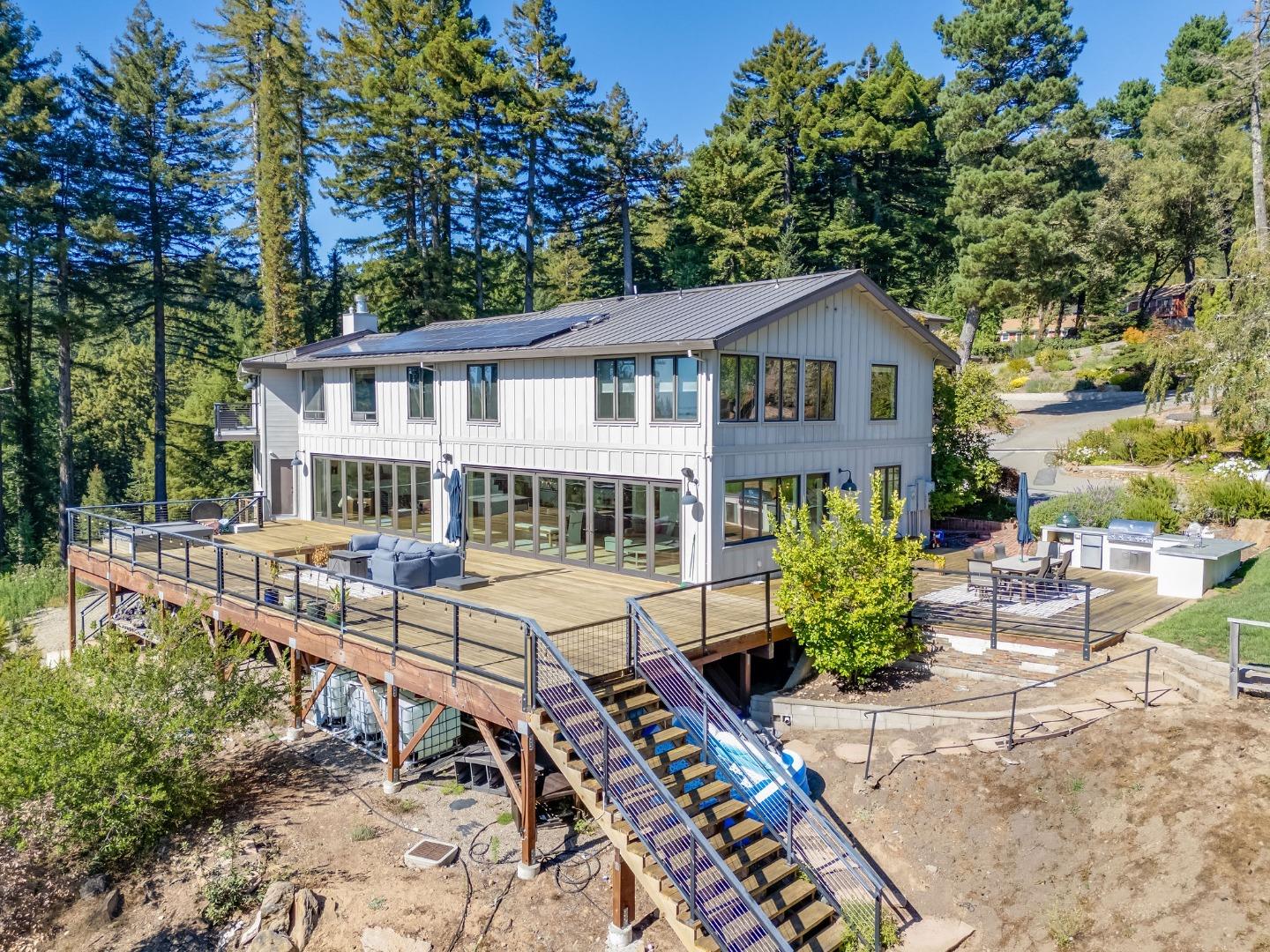 Detail Gallery Image 23 of 29 For 220 Ware Rd, Woodside,  CA 94062 - 7 Beds | 5/2 Baths
