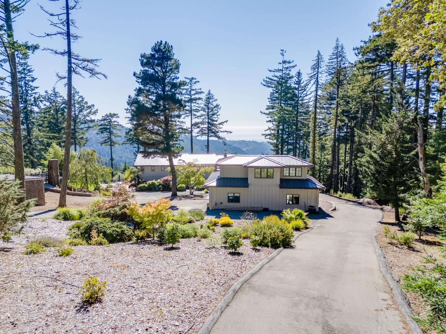 Detail Gallery Image 24 of 29 For 220 Ware Rd, Woodside,  CA 94062 - 7 Beds | 5/2 Baths