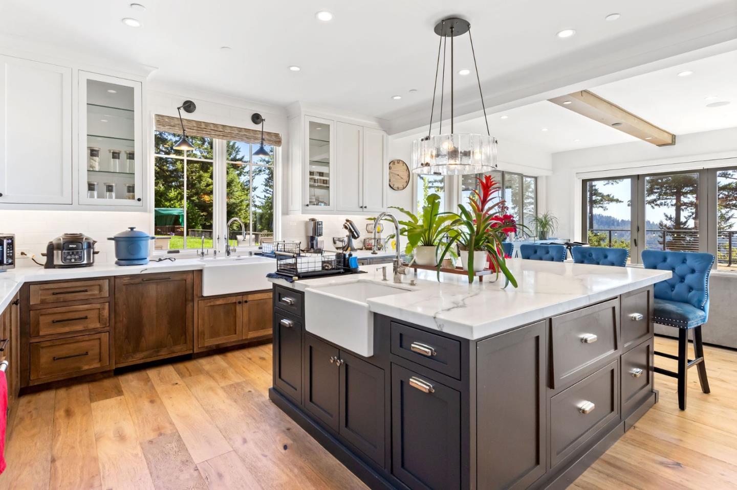 Detail Gallery Image 6 of 29 For 220 Ware Rd, Woodside,  CA 94062 - 7 Beds | 5/2 Baths