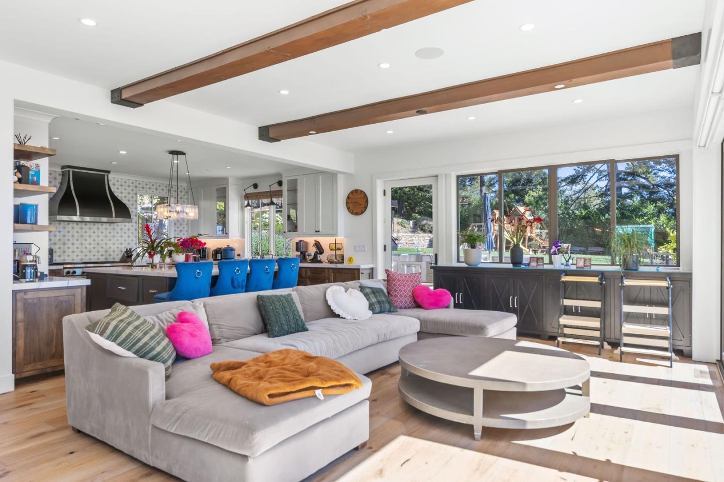 Detail Gallery Image 8 of 29 For 220 Ware Rd, Woodside,  CA 94062 - 7 Beds | 5/2 Baths