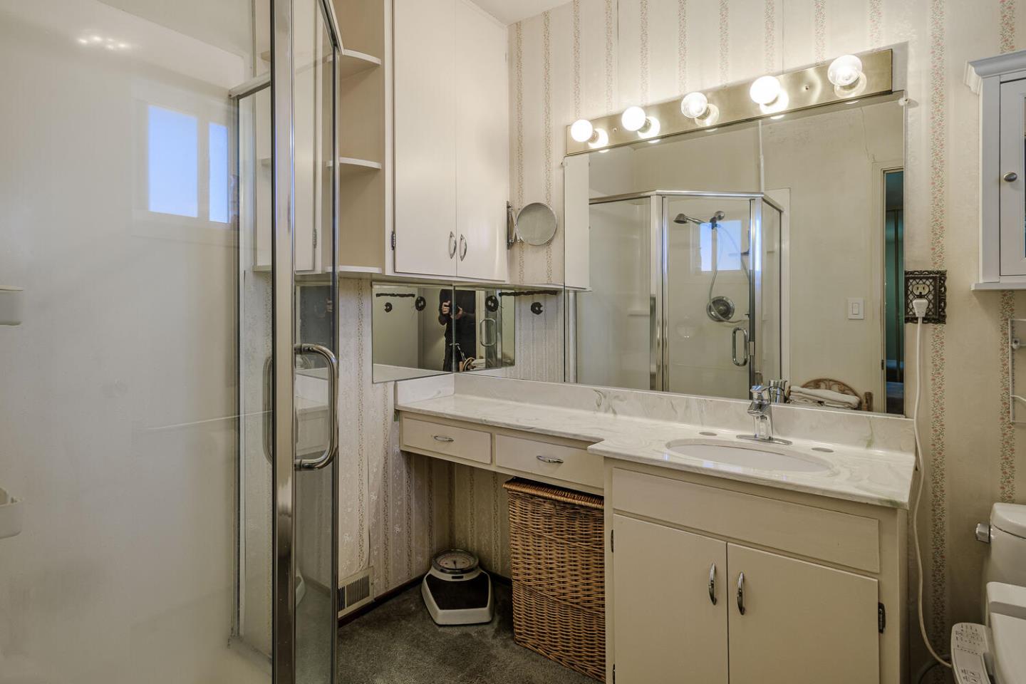 Detail Gallery Image 14 of 31 For 591 16th Ave, Menlo Park,  CA 94025 - 4 Beds | 2 Baths