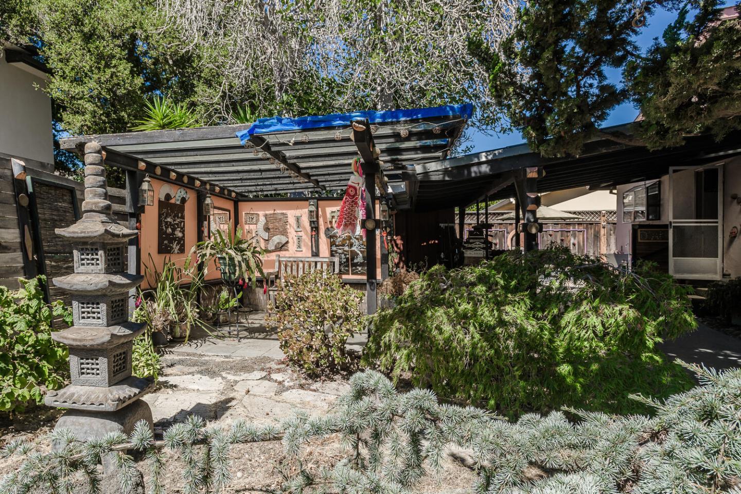 Detail Gallery Image 21 of 31 For 591 16th Ave, Menlo Park,  CA 94025 - 4 Beds | 2 Baths