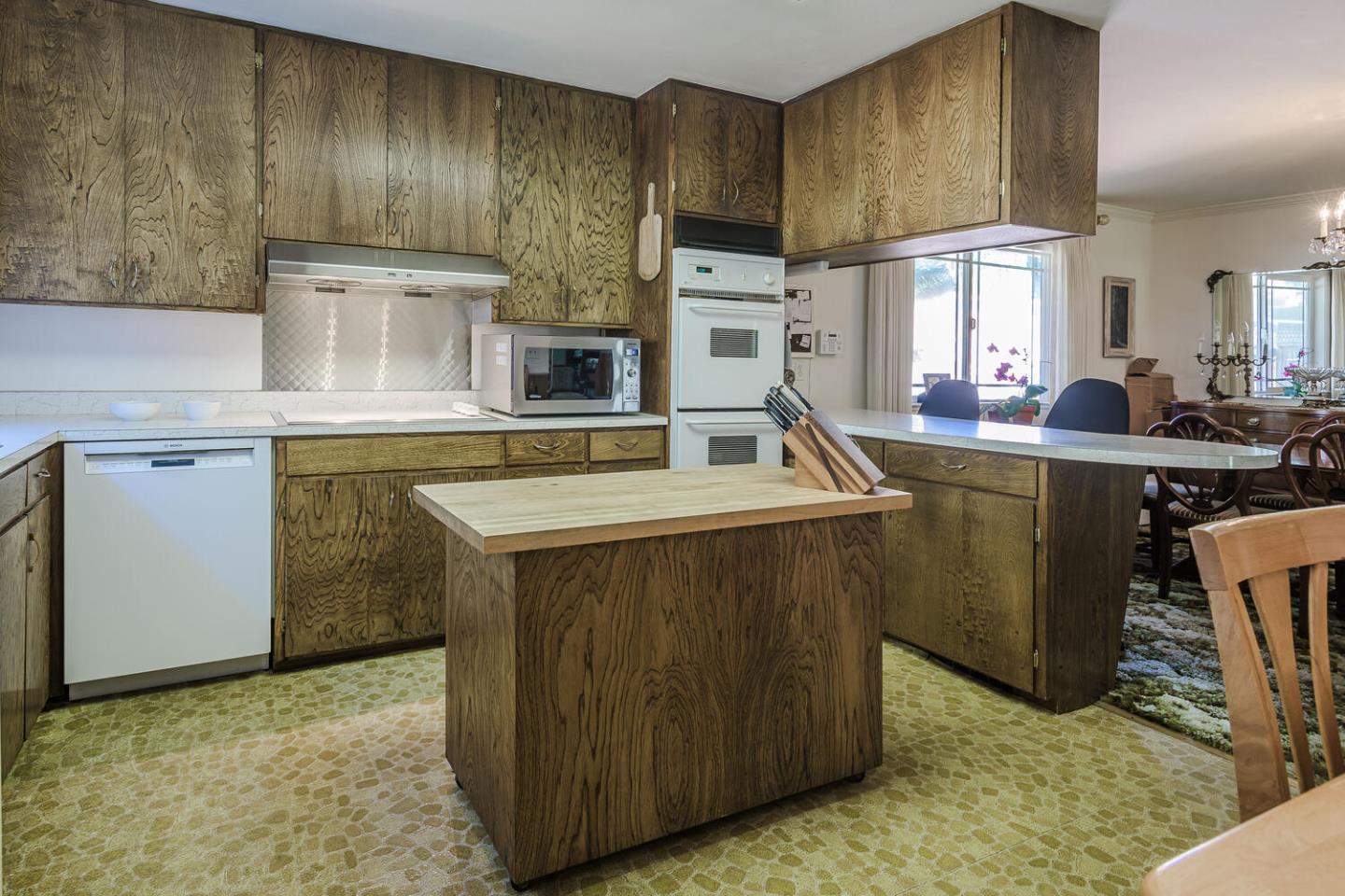 Detail Gallery Image 7 of 31 For 591 16th Ave, Menlo Park,  CA 94025 - 4 Beds | 2 Baths