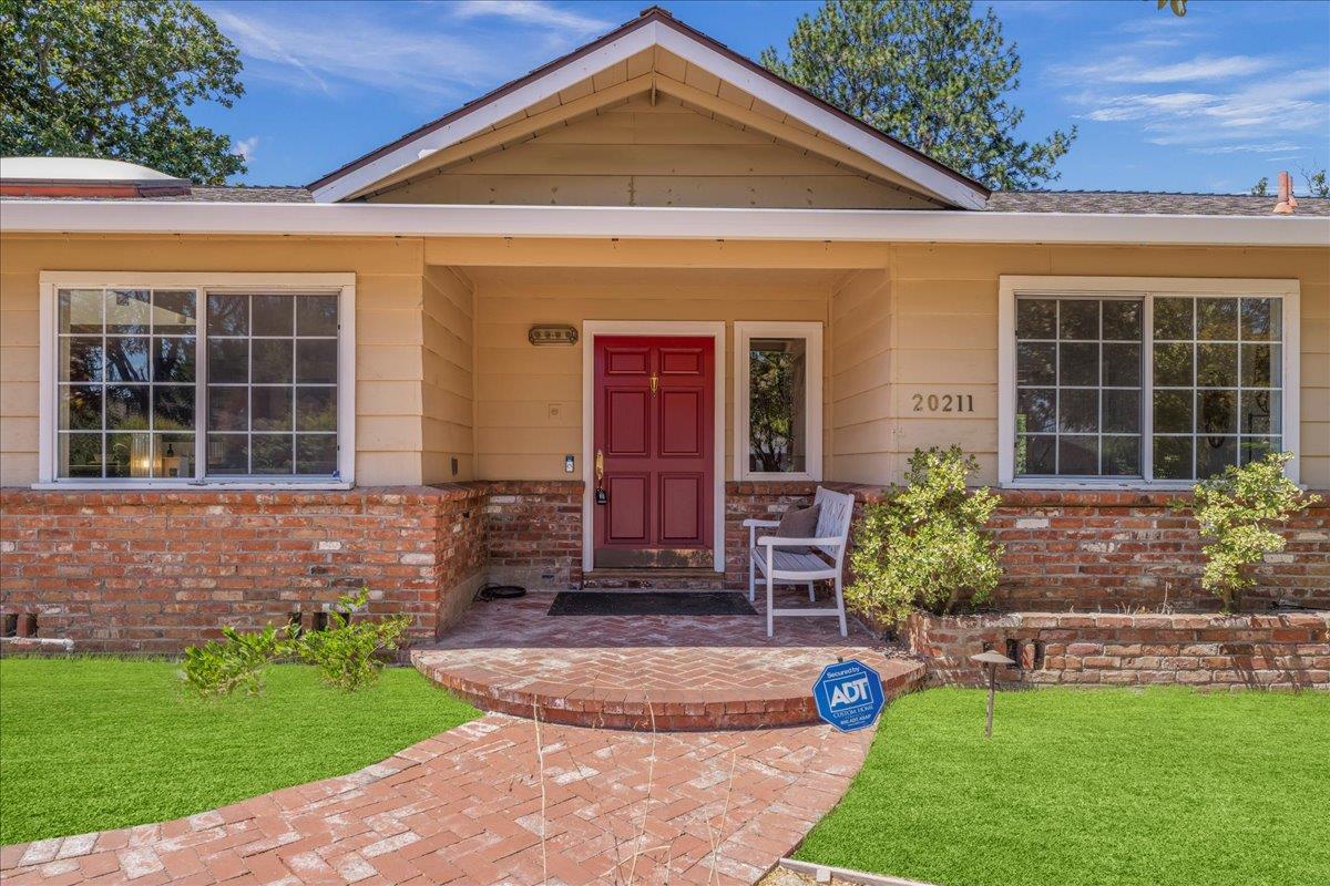 Detail Gallery Image 5 of 35 For 20211 Argonaut Dr, Saratoga,  CA 95070 - 3 Beds | 2 Baths