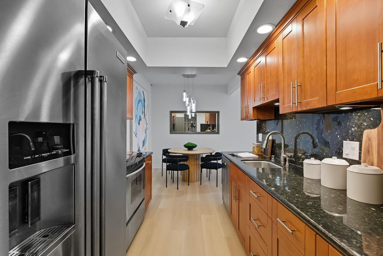 Detail Gallery Image 11 of 34 For 22330 Homestead Rd #307,  Cupertino,  CA 95014 - 2 Beds | 2 Baths